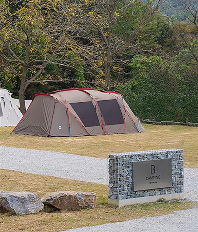 자연스러운 땅의 모습을 살린 캠핑 사이트